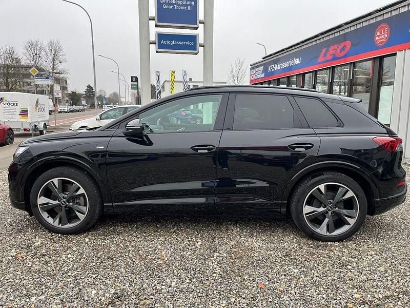 Gebraucht Audi Q4 e-tron Basis 150 kW (204 PS) 2022 Schwarz SUV