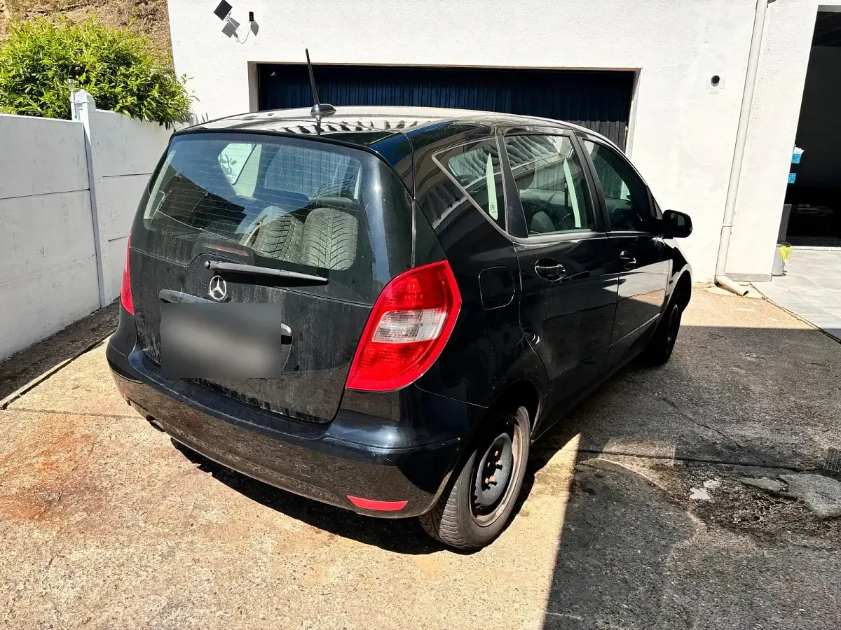 Gebraucht Mercedes A160 95 PS (69 kW) 2010 Schwarz Kleinwagen