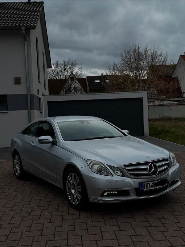 Gebraucht Mercedes E350 292 PS (214 kW) 2010 Coupé
