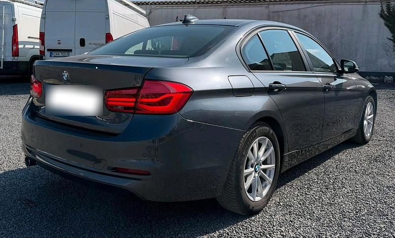 Gebraucht BMW 318 136 PS (100 kW) 2018 Grau Limousine