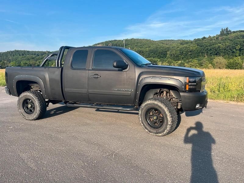 Schwarz Gebraucht 2007 Chevrolet Silverado Abholung | 13.999 € - Bild 1/4