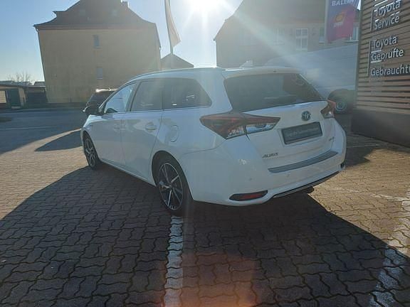 Gebraucht Toyota Auris Hybrid Plus 136 PS (100 kW) 2018 Schneeweiß
