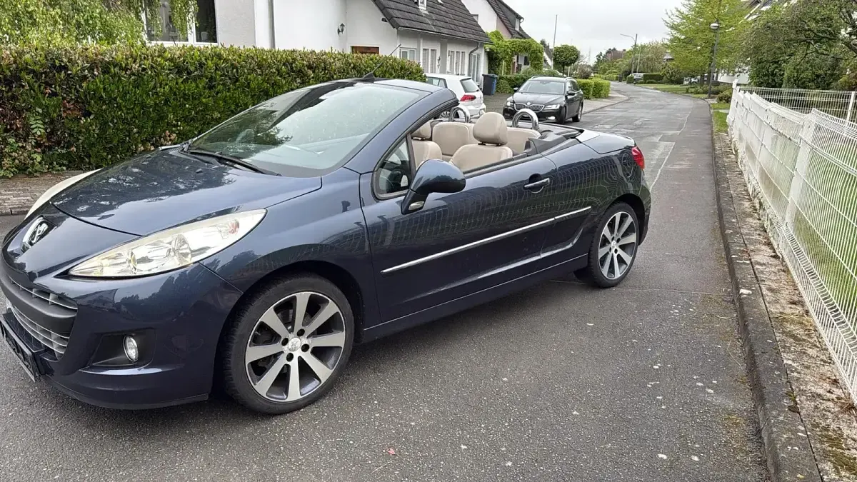 Gebraucht Peugeot 207 CC 156 PS (114 kW) 2012 Blau Cabrio
