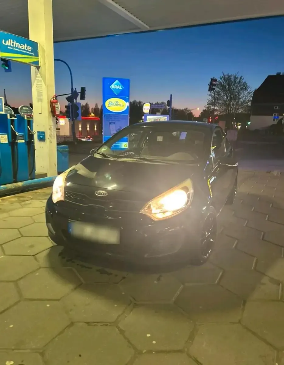 Gebraucht Kia Rio 86 PS (63 kW) 2012 Schwarz Kleinwagen