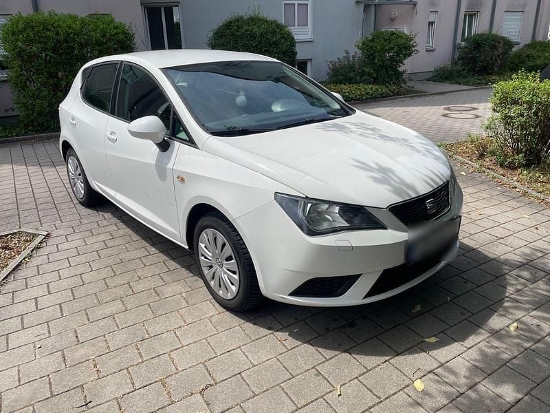Weiß Gebraucht 2015 Seat Ibiza Style Kleinwagen | 5.700 € (Guter Preis) - Bild 1/4