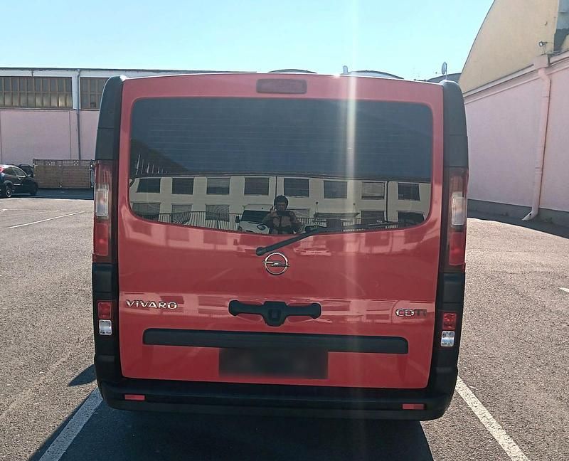 Gebraucht Opel Vivaro 86 PS (63 kW) 2015 Rot Van / Kleinbus