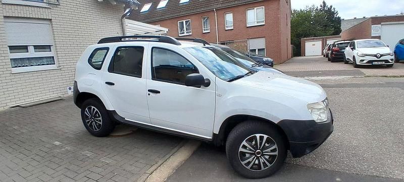 Weiß Gebraucht 2010 Dacia Duster Ambiance SUV | 4.500 € (Fairer Preis) - Bild 1/4