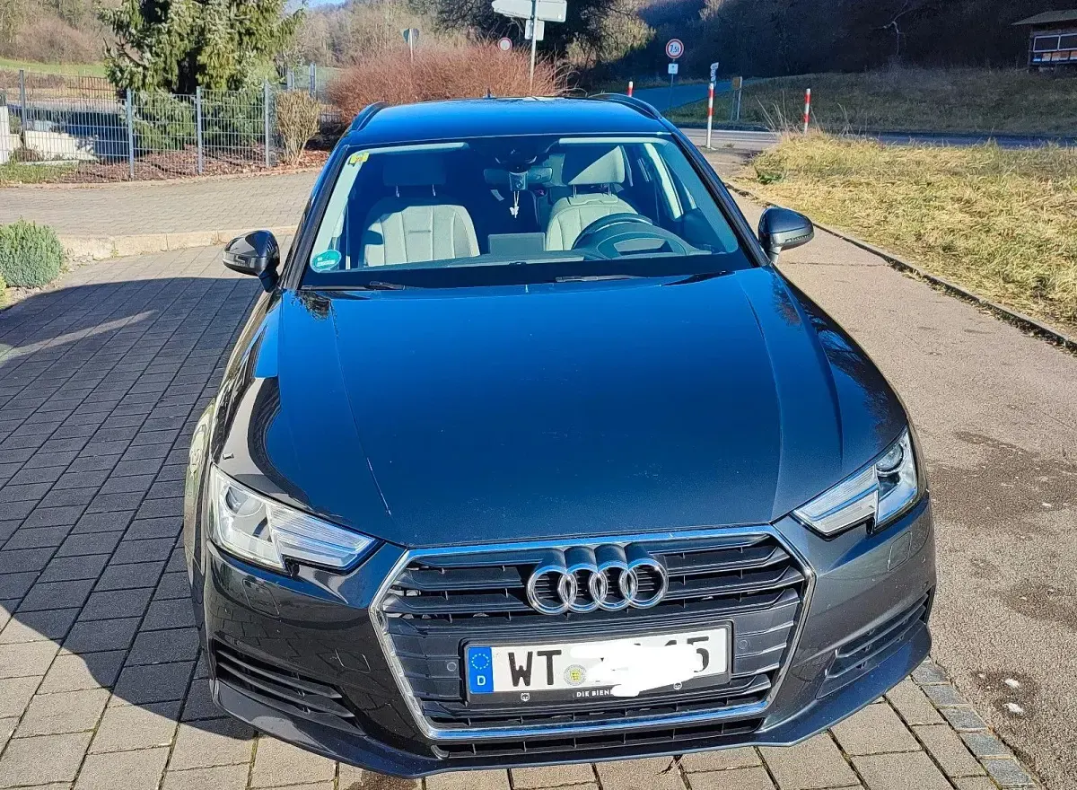 Używany Audi A4 Ambiente 150 KM (110 kW) 2016 Szary Kombi