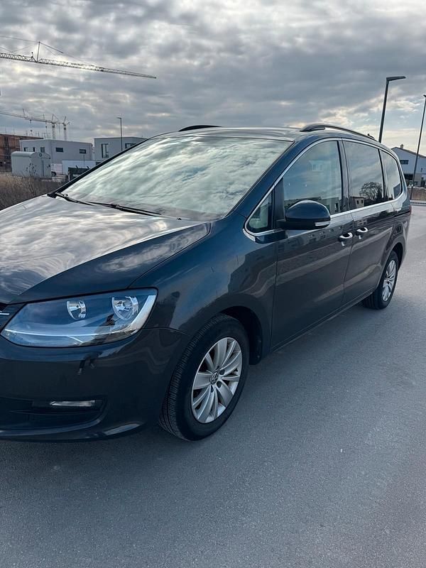 Gebraucht VW Sharan 150 PS (110 kW) 2018 Grau Van / Kleinbus