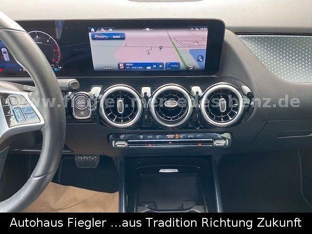 Gebraucht Mercedes B180 Advanced 116 PS (85 kW) 2024 Schwarz Kleinwagen