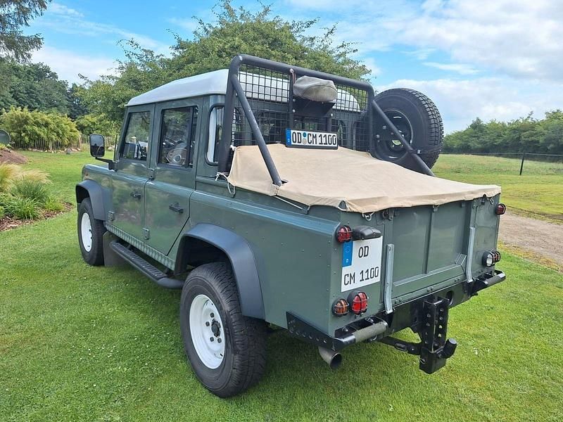 Grün Gebraucht 2009 Land Rover Defender S SUV | 40.490 € - Bild 1/4