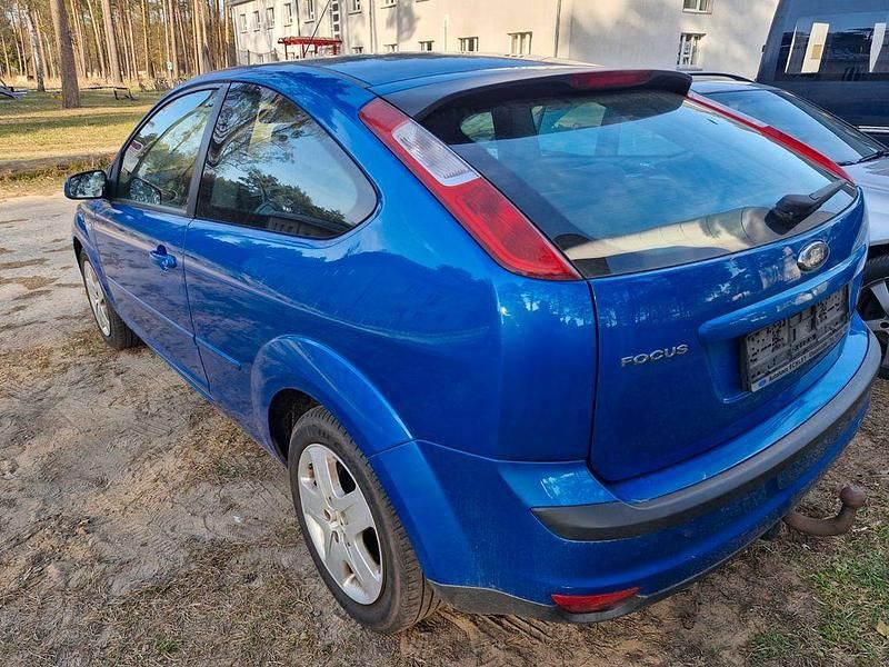 Gebraucht Ford Focus Titanium 101 PS (74 kW) 2007 Blau Limousine