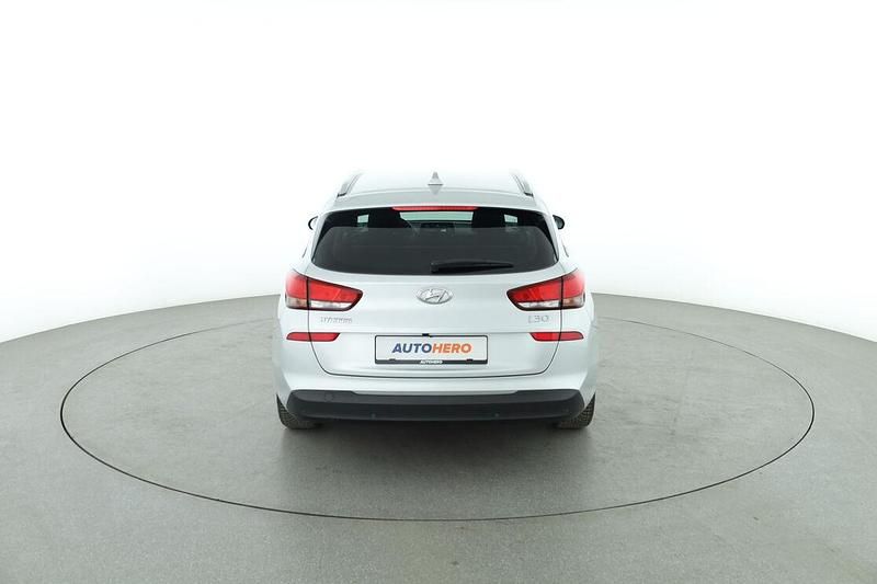 Gebraucht Hyundai i30 Style 140 PS (102 kW) 2019 Silber Kombi
