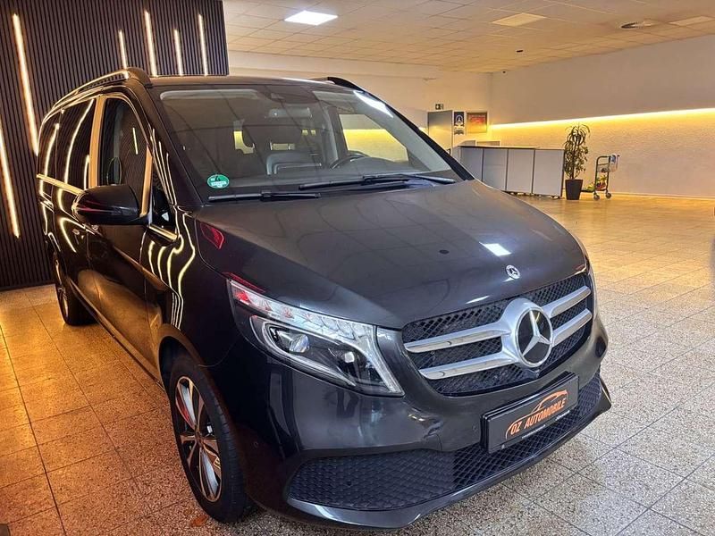 Gebraucht Mercedes V220 Avantgarde Edition 237 PS (174 kW) 2022 Graphitgrau Van / Kleinbus