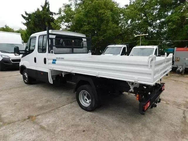 Gebraucht Iveco Daily 175 PS (128 kW) 2024 Farbe: sonstige Van