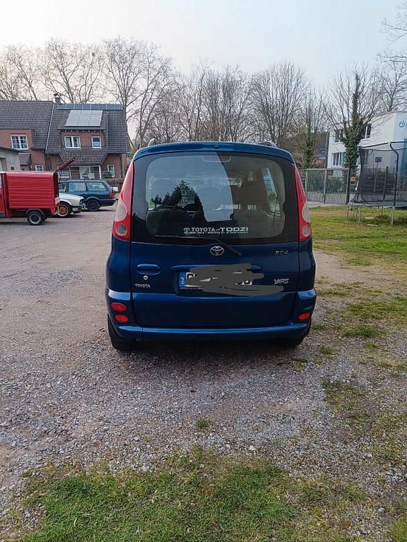 Gebraucht Toyota Yaris Verso 87 PS (63 kW) 2002 Blau Van / Kleinbus