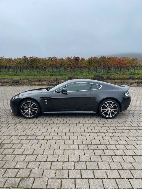Schwarz Gebraucht 2014 Aston Martin V8 Vantage Coupé | 74.900 € (Guter Preis) - Bild 1/4
