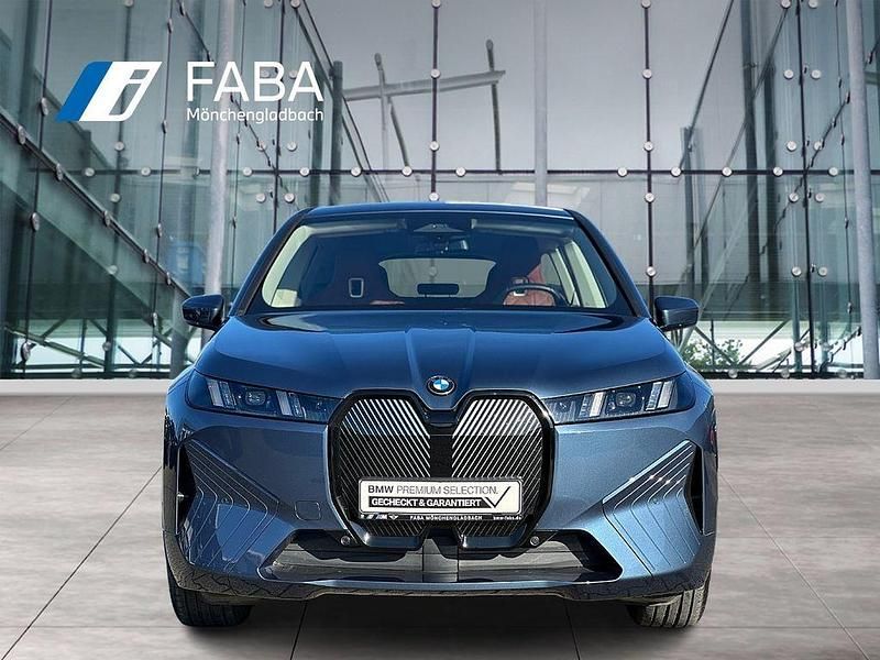 Gebraucht BMW iX 300 kW (408 PS) 2025 Blau SUV