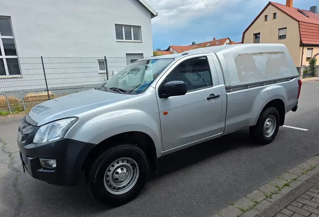 Gebraucht Isuzu D-Max 163 PS (119 kW) 2017 Silber Pickup