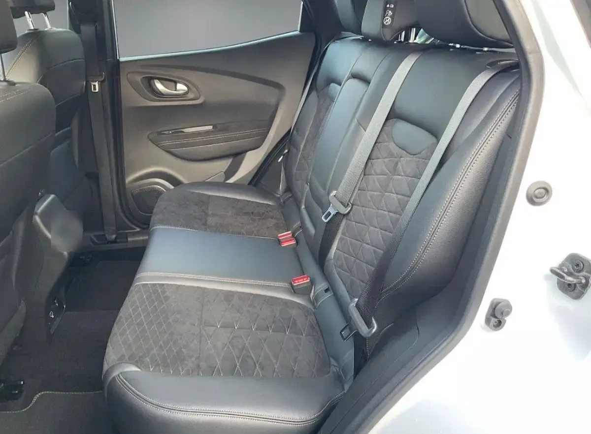 Gebraucht Renault Kadjar Black Edition 158 PS (116 kW) 2021 Weiß SUV