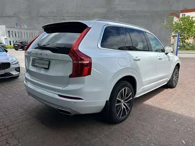 Gebraucht Volvo XC90 Momentum 173 PS (127 kW) 2021 SUV