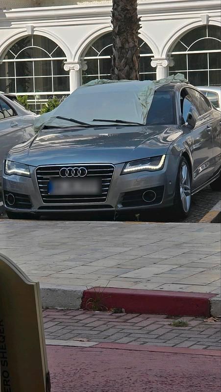 Grau Gebraucht 2012 Audi A7 S-Line Kleinwagen | 16.399 € (Fairer Preis) - Bild 1/4