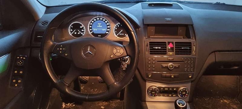 Gebraucht Mercedes C200 Avantgarde 184 PS (135 kW) 2009 Silber Kombi
