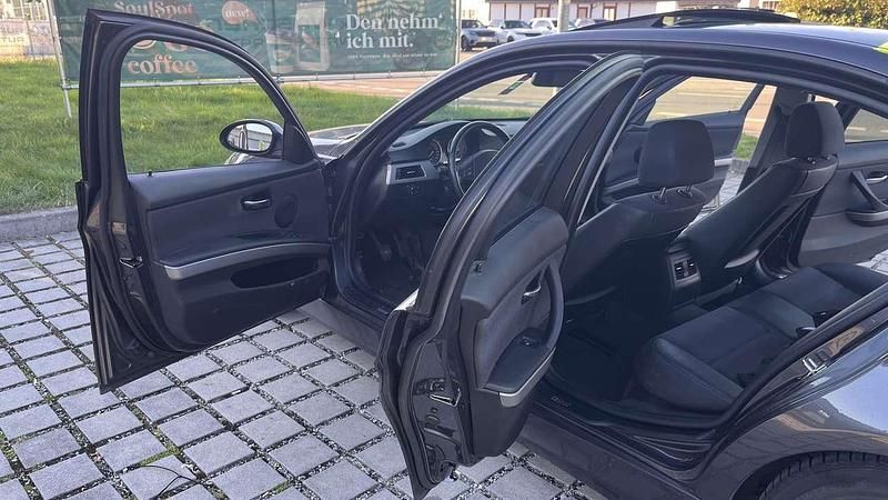 Gebraucht BMW 320 170 PS (125 kW) 2008 Grau Limousine