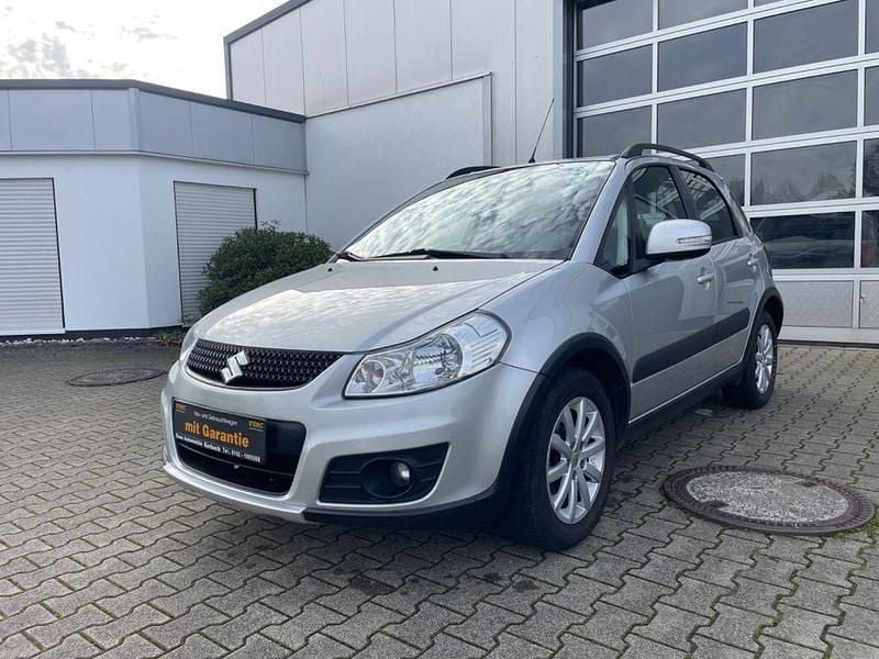 Silber Gebraucht 2013 Suzuki SX4 Style Limousine | 6.990 € (Fairer Preis) - Bild 1/4