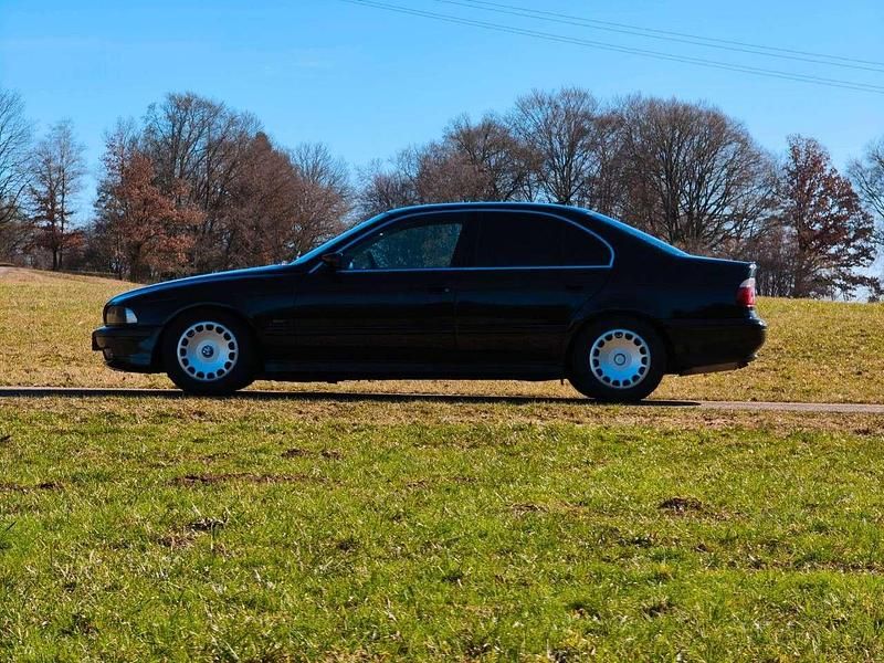 Second-hand BMW 525 Performance 163 CP (119 kW) 2002 Negru Berlinǎ