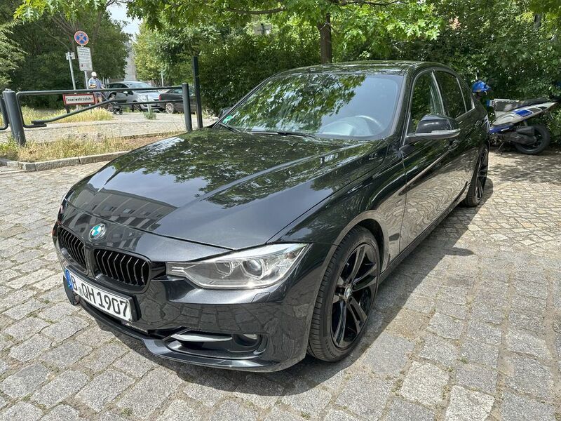 Schwarz Gebraucht 2013 BMW 330 Sport Line Limousine | 19.500 € (Teuer) - Bild 1/4