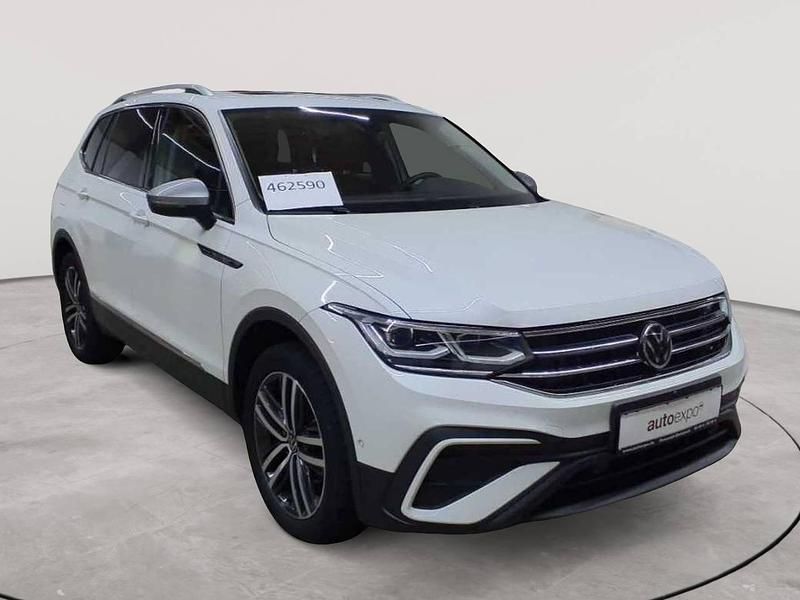 Oryxweiß perlmutteffekt Gebraucht 2022 VW Tiguan Allspace Life SUV | 26.590 € (Fairer Preis) - Bild 1/4