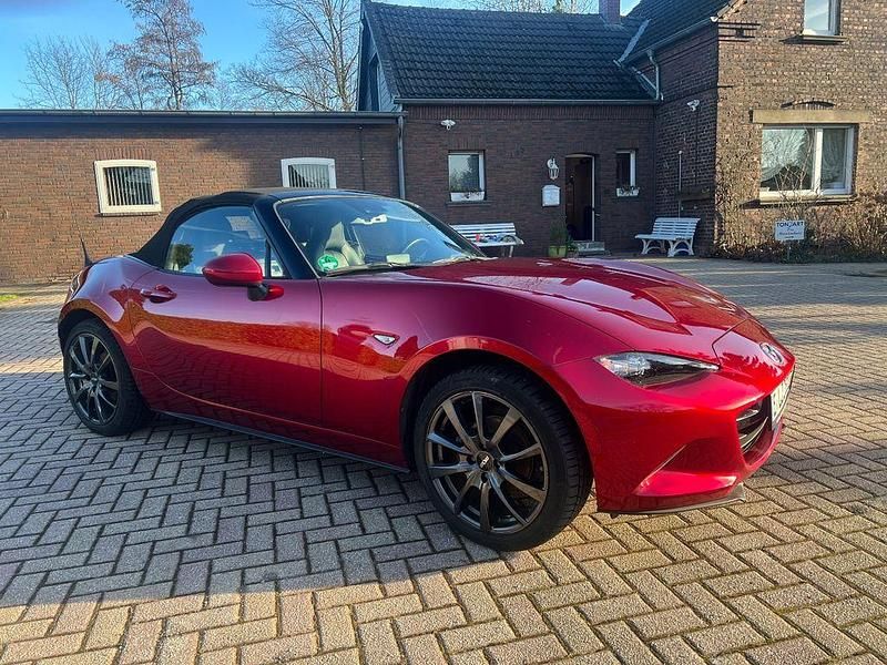 Gebraucht Mazda MX5 Sports-Line 132 PS (97 kW) 2019 Rot Cabrio