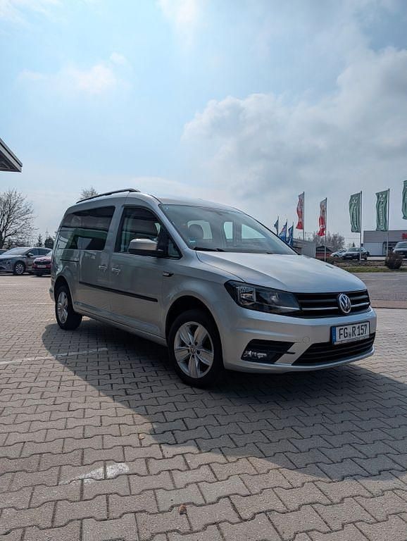 Gebraucht VW Caddy Maxi Comfortline 150 PS (110 kW) 2016 Silber Van / Kleinbus