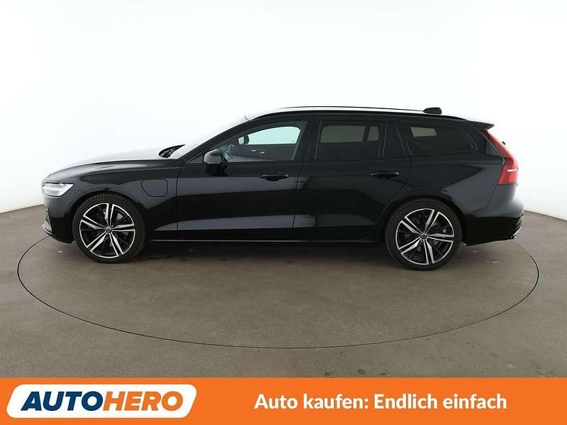 Gebraucht Volvo V60 R-Design 341 PS (250 kW) 2021 Black stone Kombi