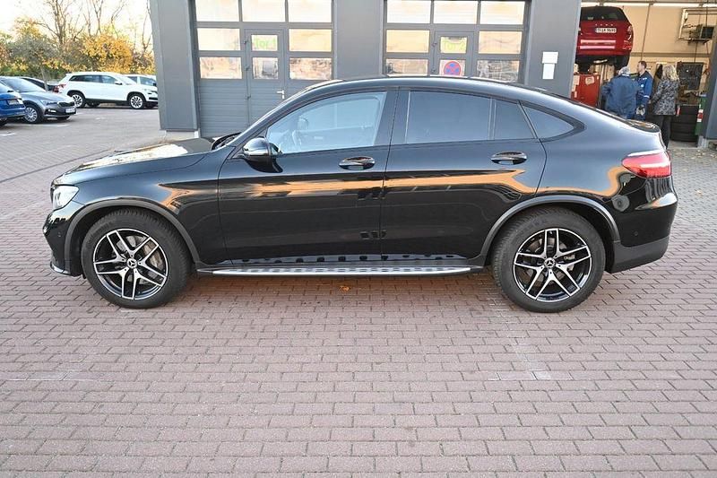 Schwarz Gebraucht 2018 Mercedes GLC300 AMG line Coupé | 34.900 € (Fairer Preis) - Bild 1/4