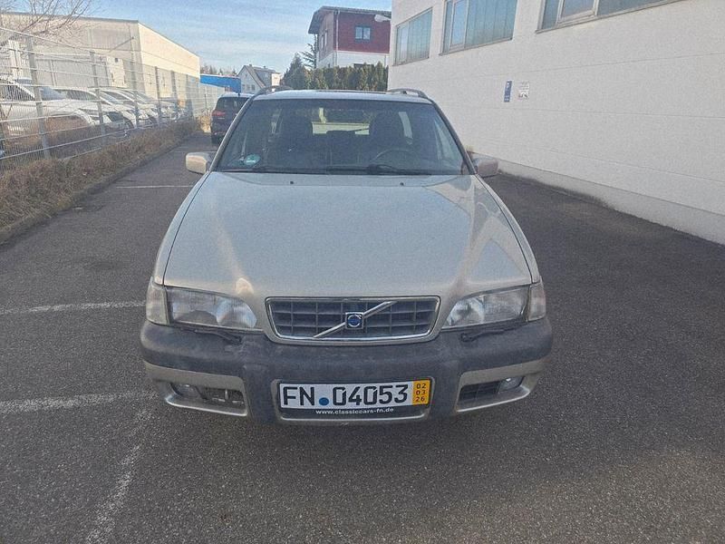 Używany Volvo XC70 193 KM (141 kW) 2000 Szary SUV