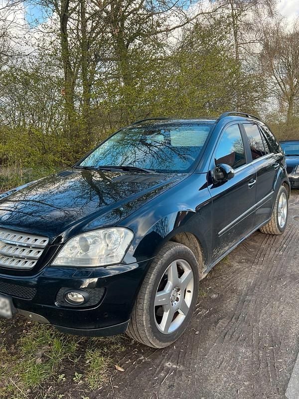 Gebraucht Mercedes ML350 272 PS (200 kW) 2006 Schwarz SUV