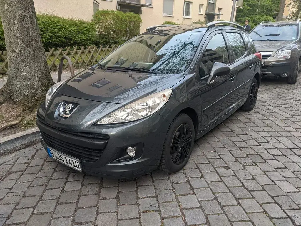 Gebraucht Peugeot 207 Tendance 95 PS (69 kW) 2010 Grau Kombi