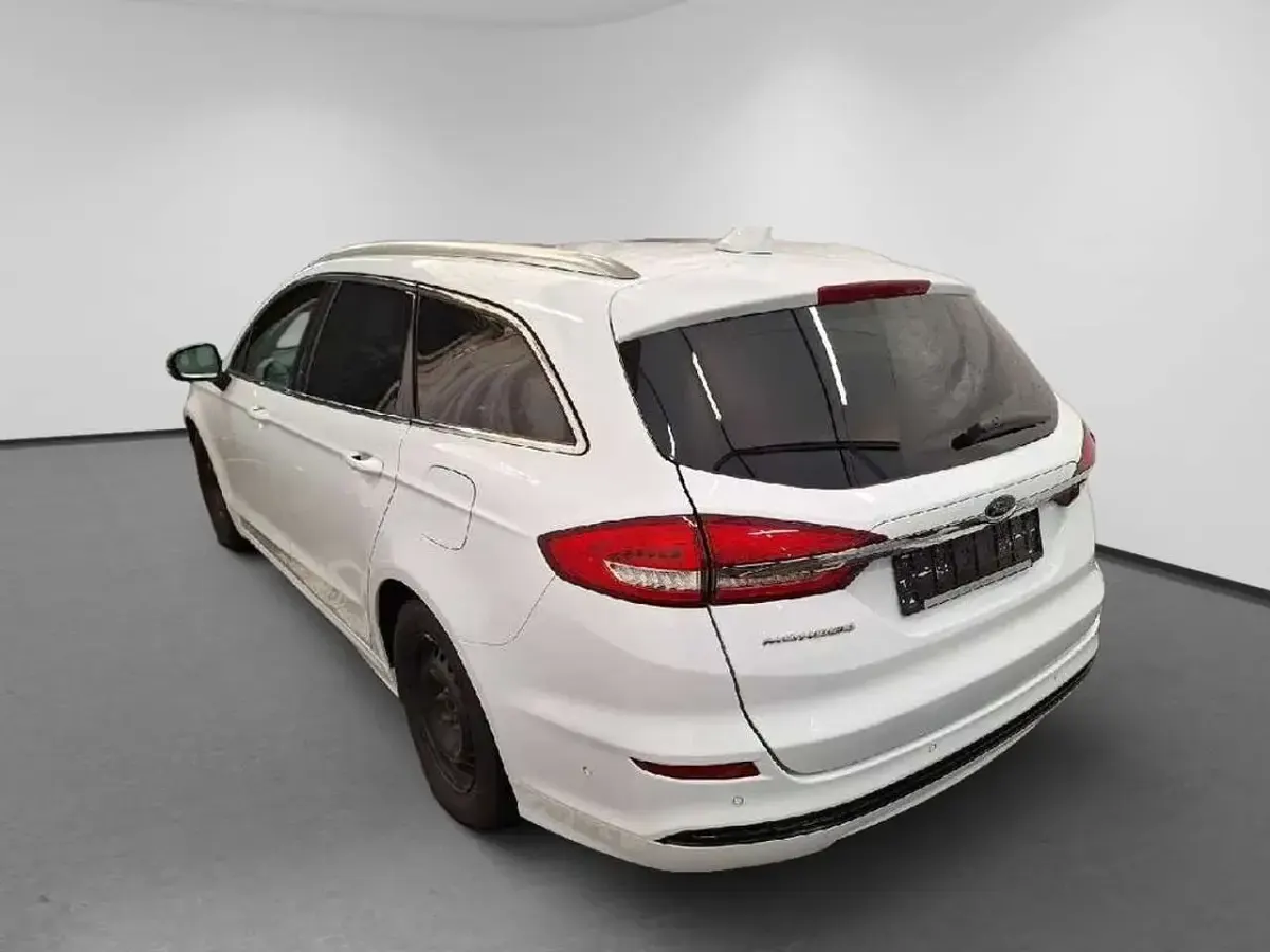 Gebraucht Ford Mondeo Titanium 150 PS (110 kW) 2022 Weiß Kombi