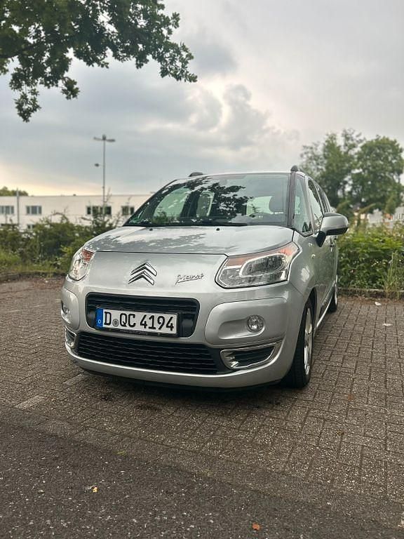 Grau Gebraucht 2012 Citroën C3 Picasso Exclusive Van / Kleinbus | 4.500 € (Fairer Preis) - Bild 1/4