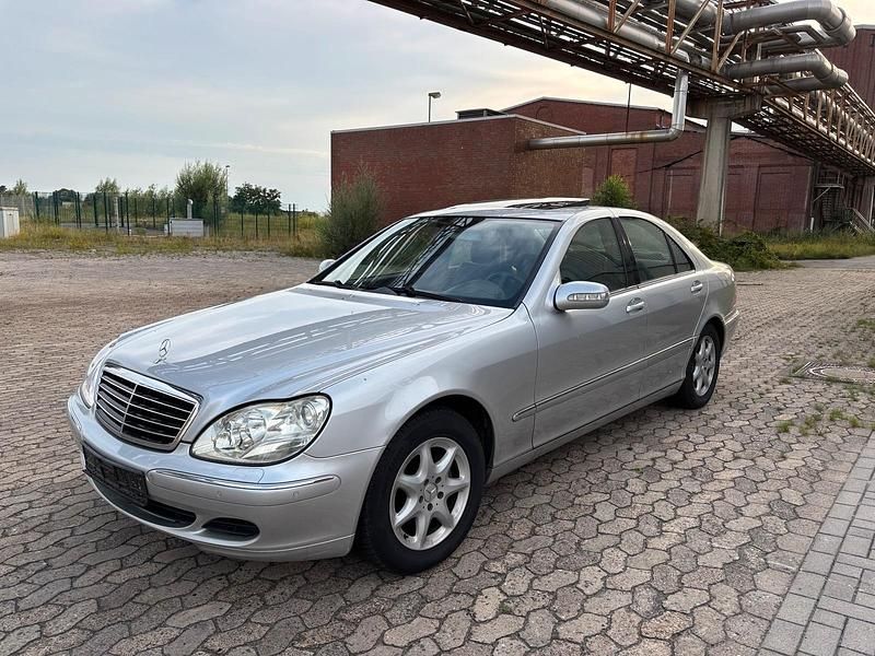 Silber Gebraucht 2005 Mercedes S320 Limousine | 2.700 € - Bild 1/4