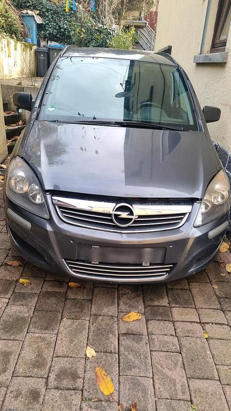 Grau Gebraucht 2012 Opel Zafira Van / Kleinbus | 3.000 € (Guter Preis) - Bild 1/4