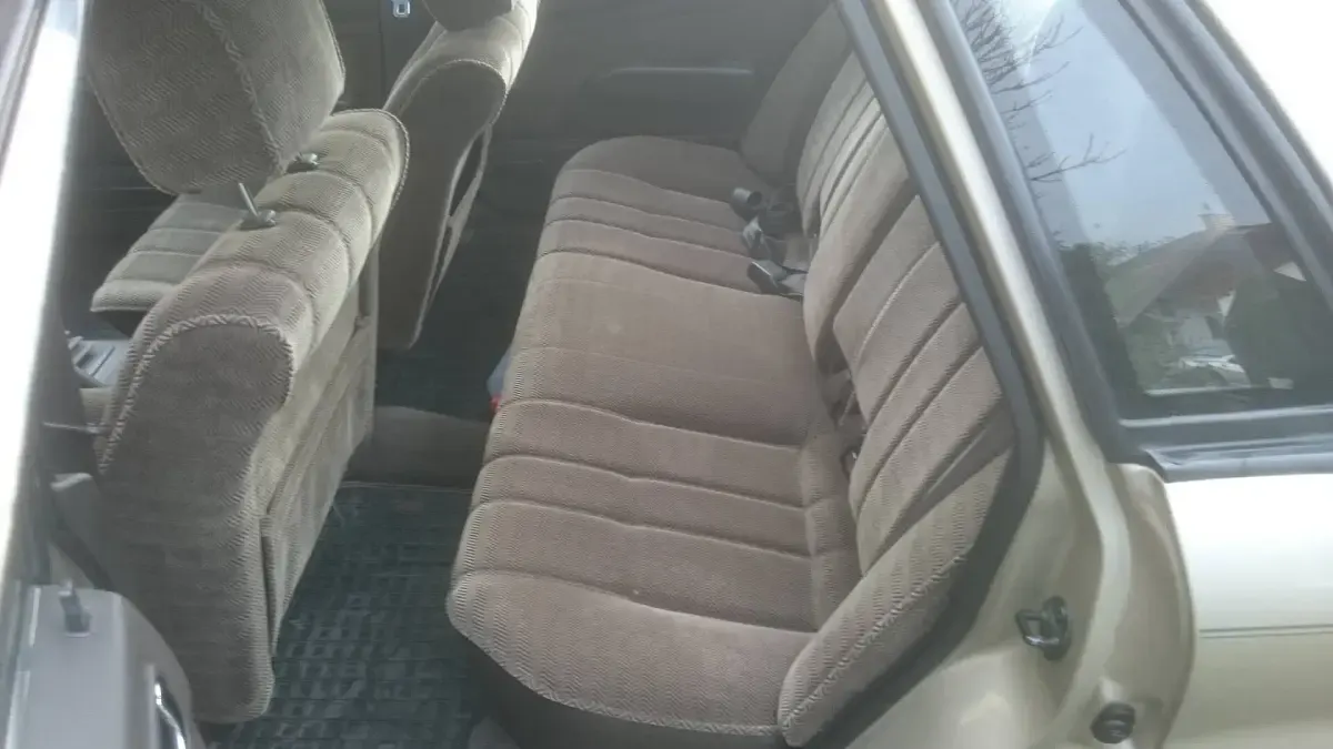 Gebraucht Mitsubishi Galant 86 PS (63 kW) 1988 Gold Limousine