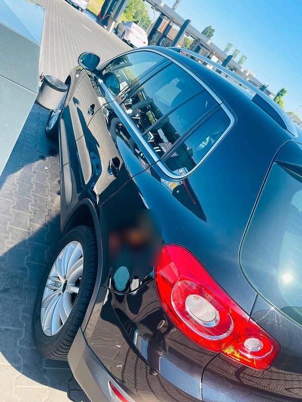 Gebraucht VW Tiguan 140 PS (102 kW) 2010 Schwarz SUV