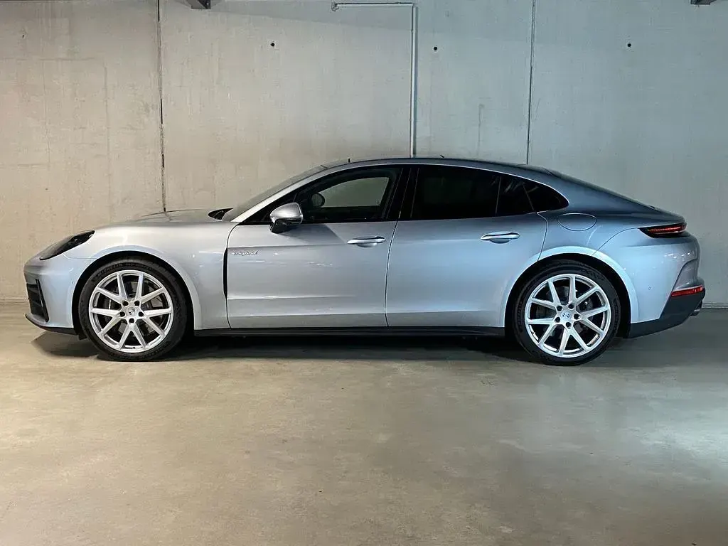 Gebraucht Porsche Panamera 4 470 PS (345 kW) 2025 Silber Kleinwagen