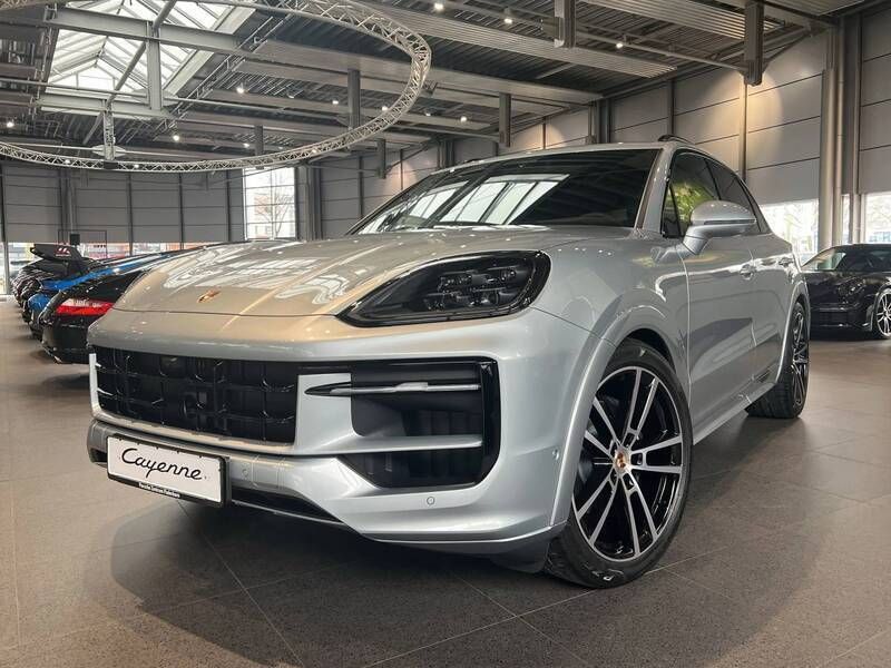 Dolomitsilbermetallic Gebraucht 2025 Porsche Cayenne SUV | 126.890 € - Bild 1/4