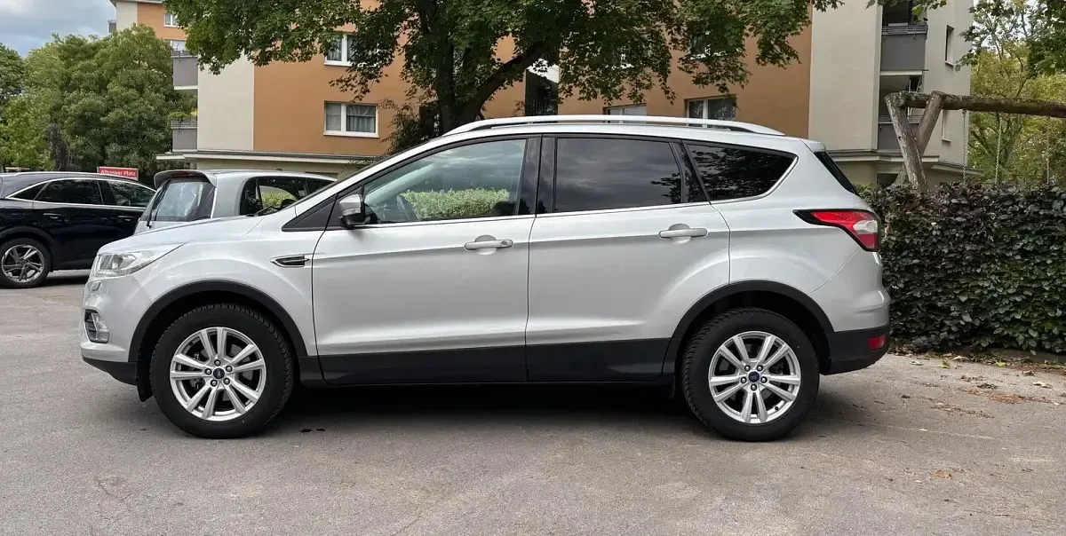 Gebraucht Ford Kuga Titanium 150 PS (110 kW) 2019 Silber SUV