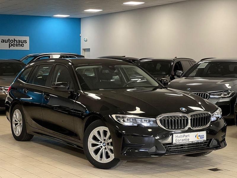 Schwarz Gebraucht 2021 BMW 320 Advantage Limousine | 22.297 € (Guter Preis) - Bild 1/4