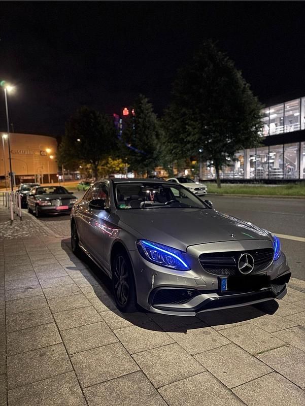 Grau Gebraucht 2014 Mercedes C220 Limousine | 17.000 € - Bild 1/4